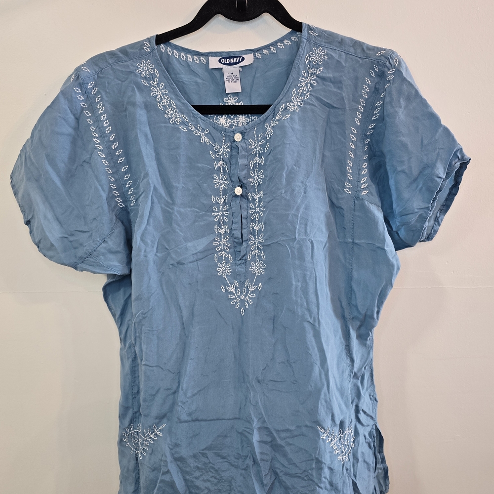 Old Navy Silk Embroidered Blue Blouse Size‎ Medium | Minor Flaw